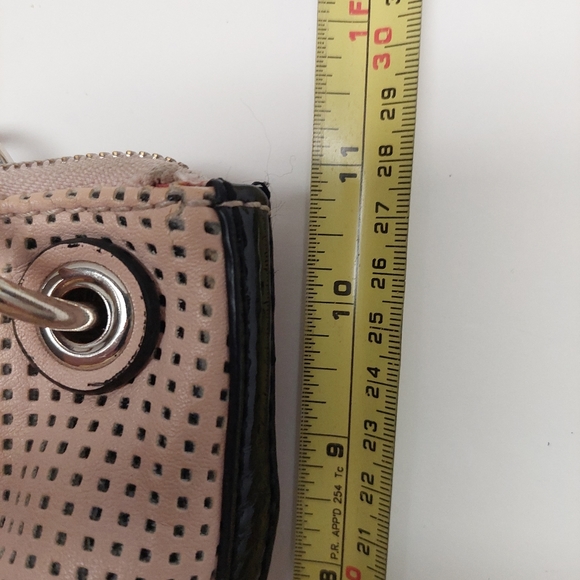 Guess purse - Picture 7 of 16